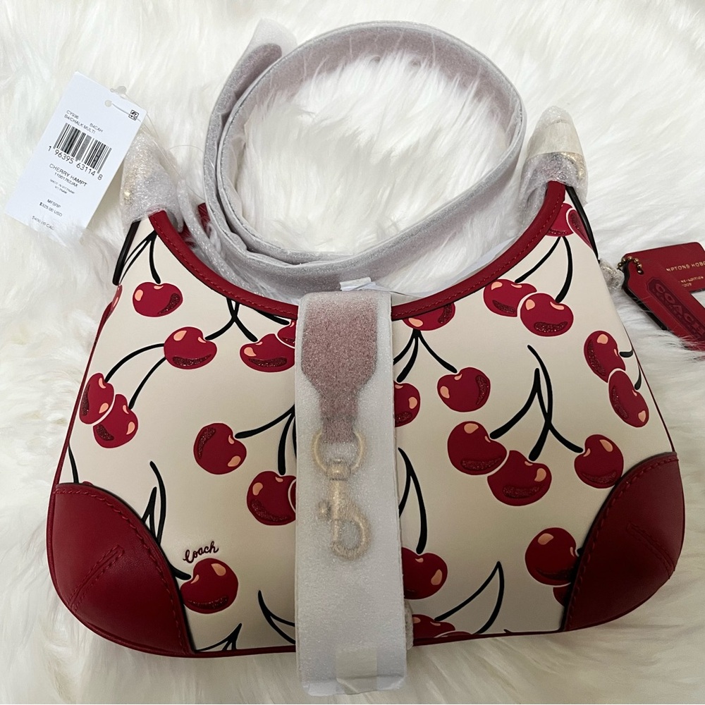 🍒 Coach Hamptons Hobo Bag With Cherry Print🍒